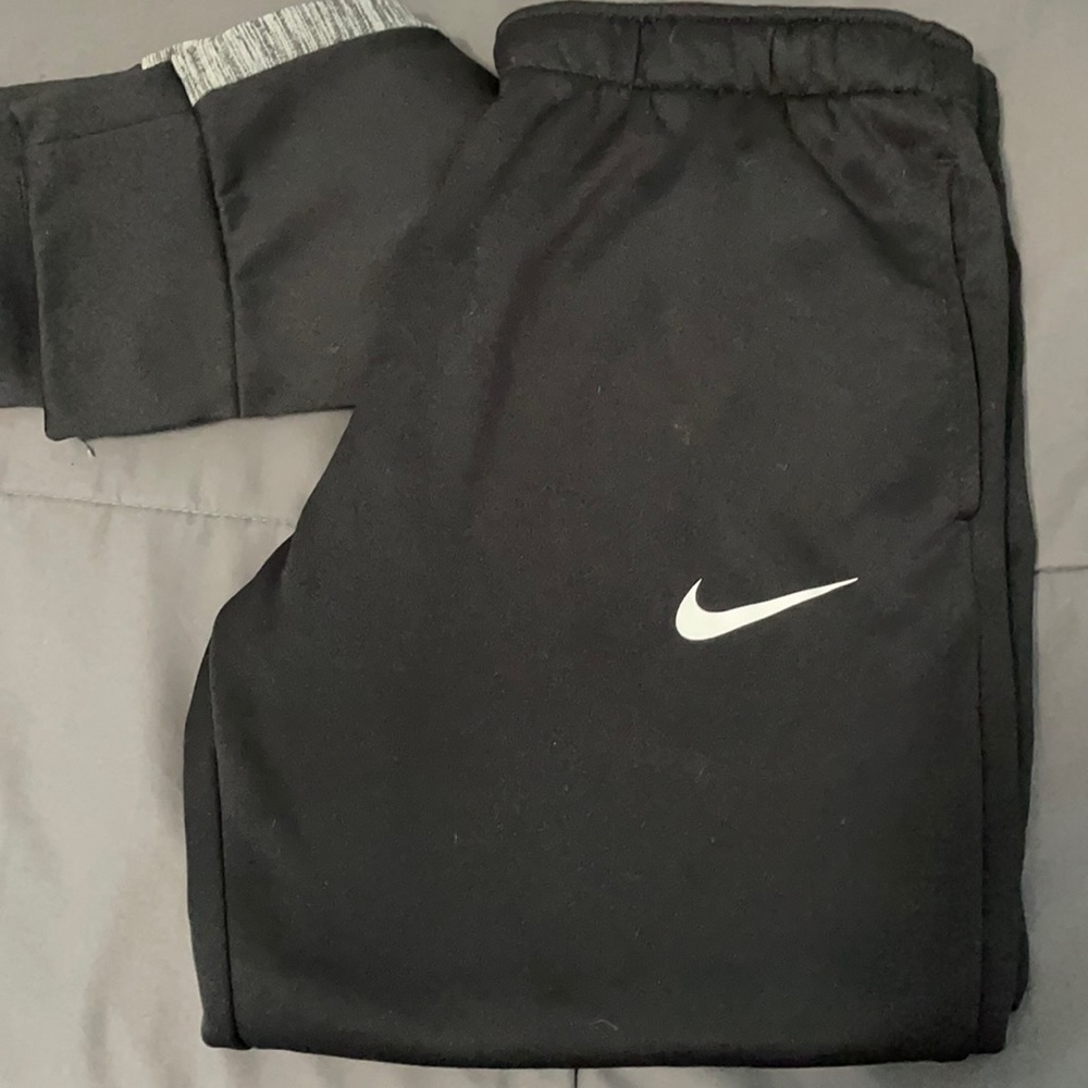 nike joggers/sweatpants